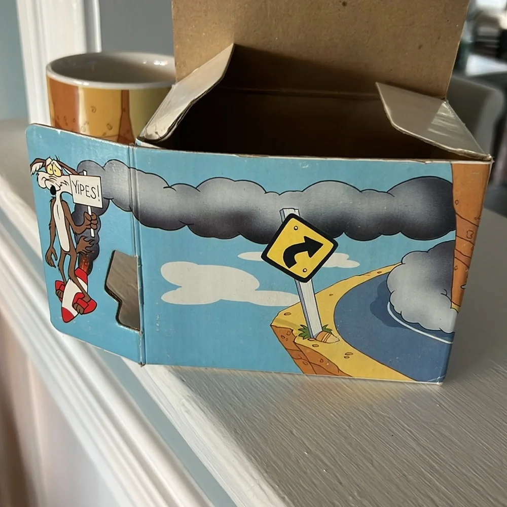 Looney tunes vintage mug. 1988 Wile E Coyote new with box. - Picture 3 of 5